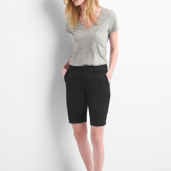 🆕 Gap Black Bermuda Short - Picture 1 of 4